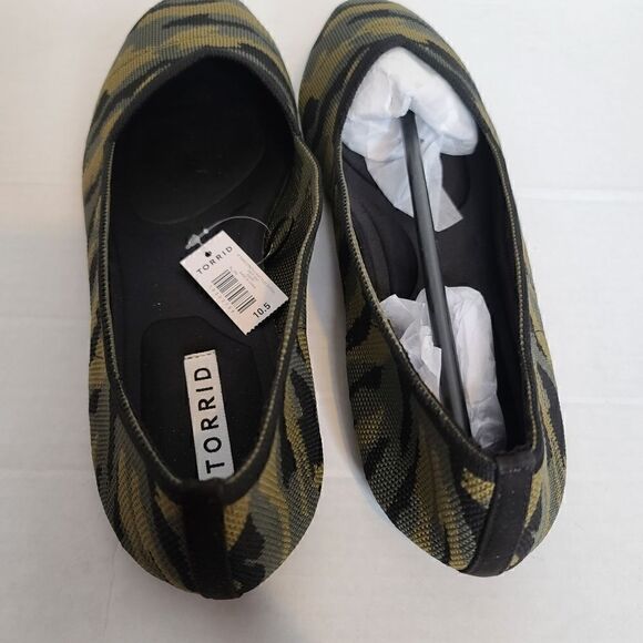 10.5W Extra Wide Width Torrid Flat Green Camouflage Flex Sole Knit Cushioned - Picture 5 of 9